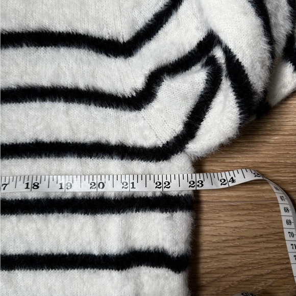 BLEU & GRAY Chic White and Black Striped Sweater - Super cozy and fluffy - Picture 9 of 10